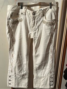 Miss Me White Cropped Embroidered Ankle Jeans